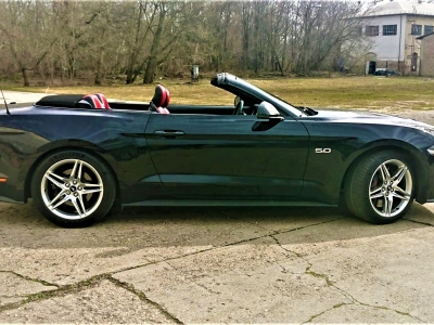 FORD MUSTANG CABRIO