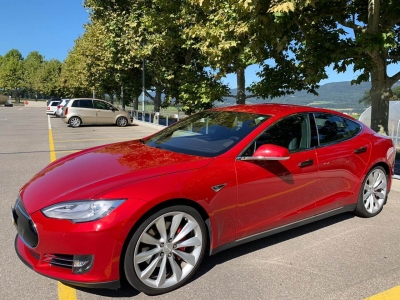 Tesla for Rent Budapest autóbérlés autókölcsönzés bullrent élményvezetés