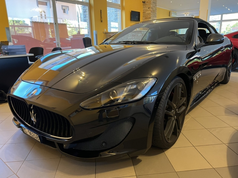 Maserati GranCabrio Sport V8 autóbérlés autókölcsönzés bullrent élményvezetés