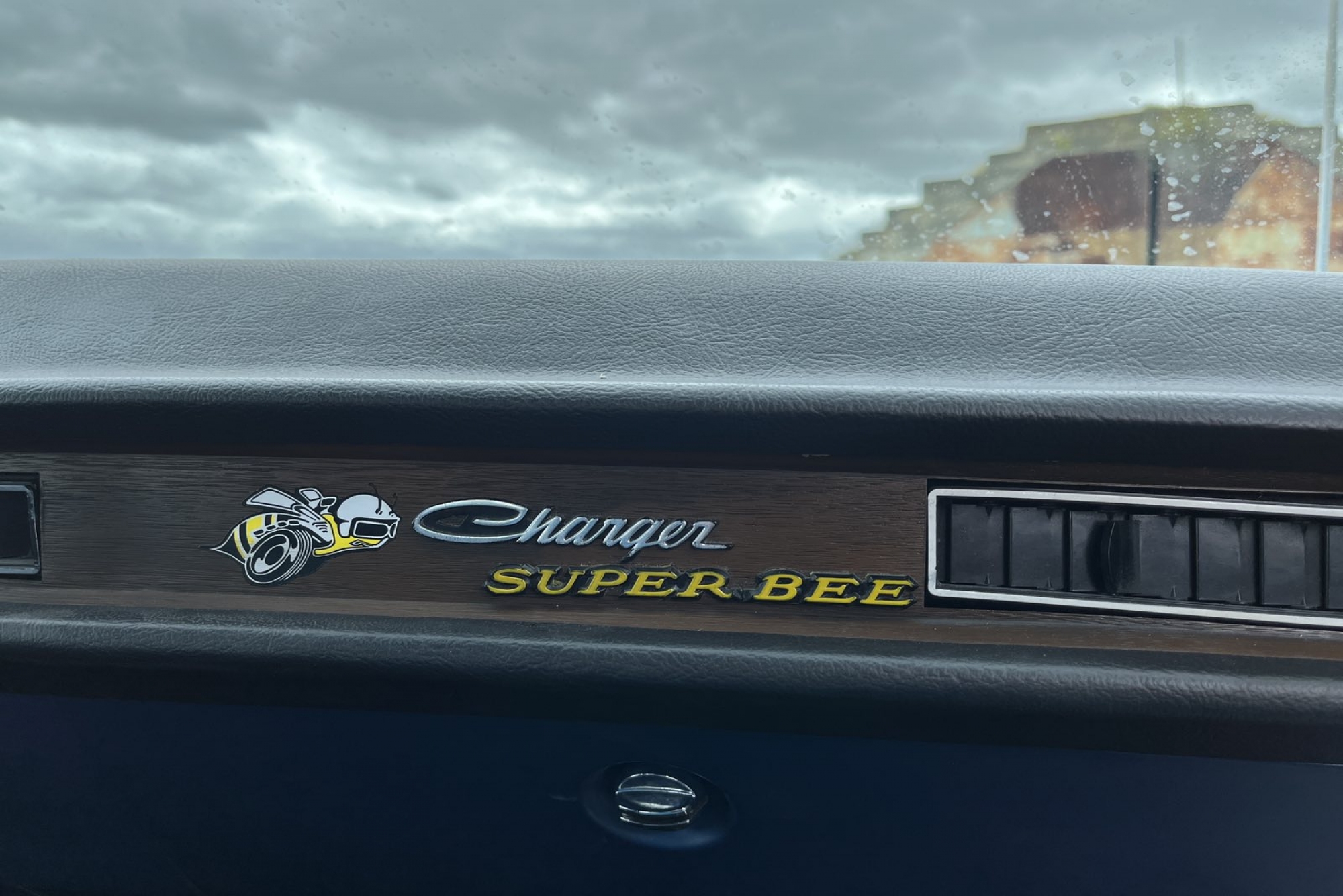 Dodge Charger Super Bee  ÉLMÉNYAUTÓ FOR RENT